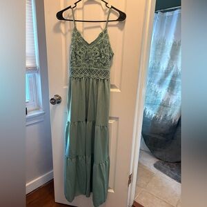 Elegant Lace Maxi Dress in Mint Green